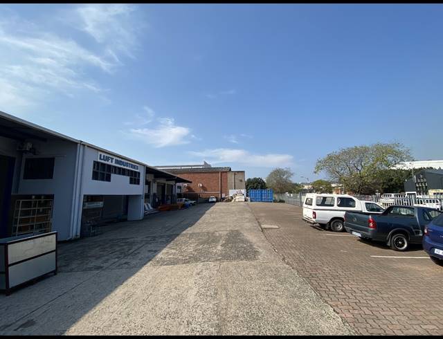 1,830M² WAREHOUSE TO LET IN SPRINGFIELD